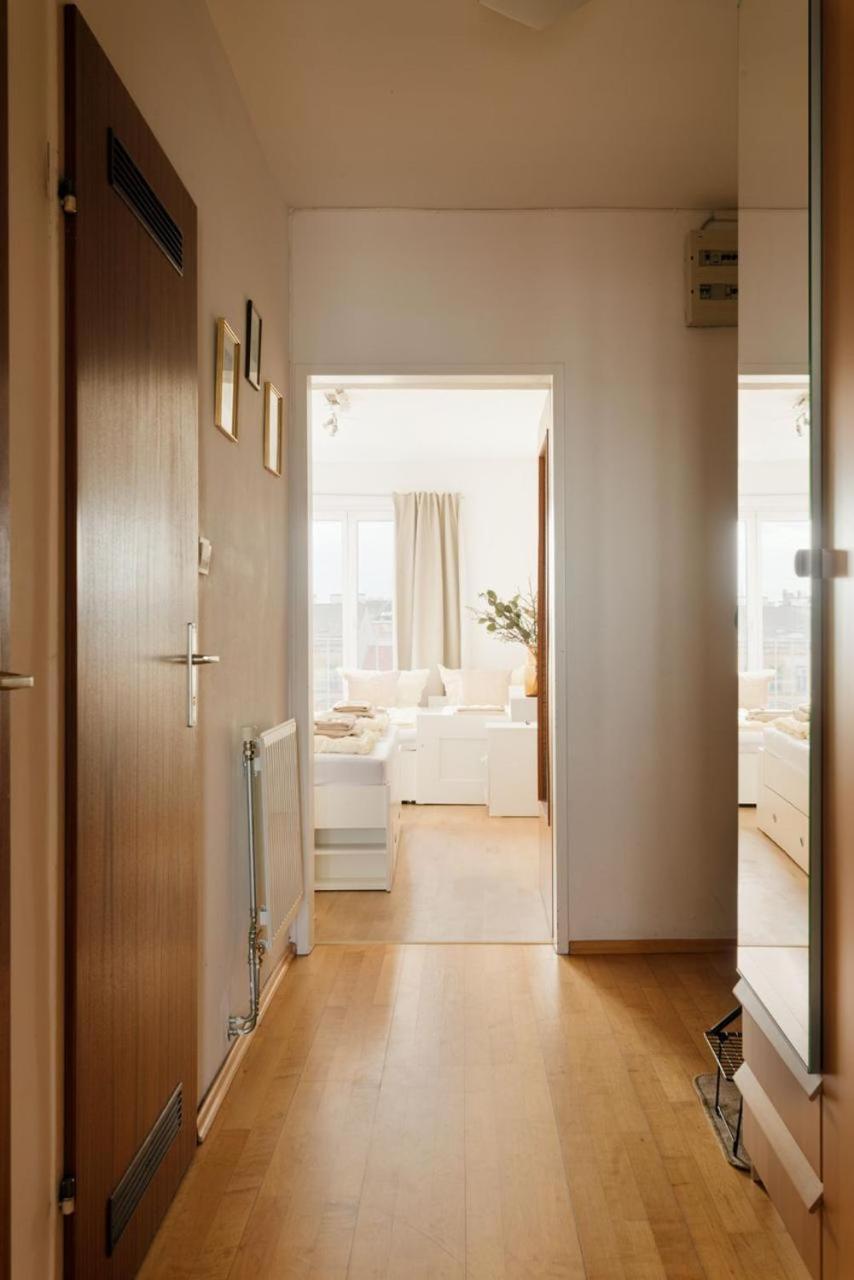 Apartment Zentral Direkt An U-Bahn Station Вена Экстерьер фото