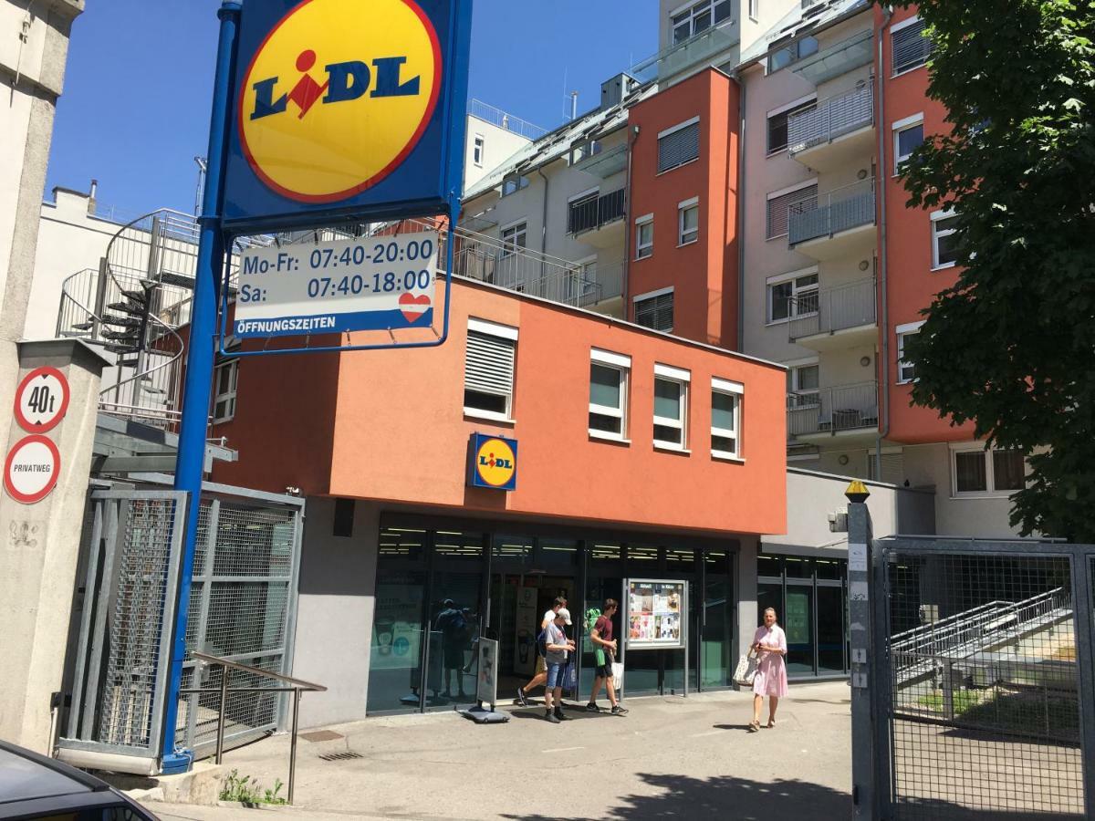 Apartment Zentral Direkt An U-Bahn Station Вена Экстерьер фото